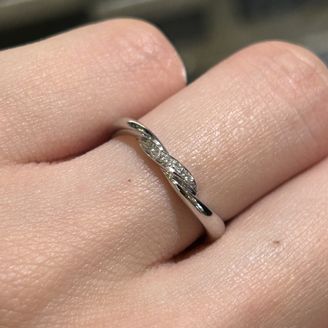 【COLANY(コラニー)】の口コミ 派手過ぎず、地味すぎず、指に馴染むデザインで着け心地も最高です。
ダイ...