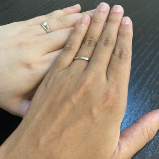 【&tique(アンティック)】の口コミ とにかくシンプルで、リングは細身にしました。誕生石を入れることができ、...