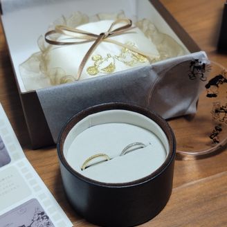 【Disney STEAMBOAT WILLIE(ディズニー スチームボートウィリー)】の口コミ よく見ると、ミッキーの形がデザインされているのがお気に入りです。指輪の...