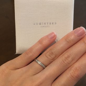 【組曲ジュエリー】の口コミ 結婚指輪を探しに行った時に、いろんなお店を見て周り1番最初に目についた...