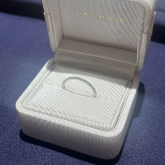 【Princess Bijou(プリンセス・ビジュー)】の口コミ 可愛らしさと上品さを兼ね備えた一品だと感じました。

刻印もオリジナル...