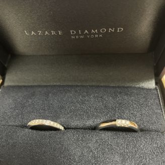 【ラザール ダイヤモンド【取扱店販売】】の口コミ ダイヤがついてるのがとても魅力的です。
1つだけではなく上面全部につい...