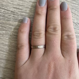 【Honey Bride(ハニーブライド)】の口コミ 平らな形の指輪を探していて、最初はシンプルなデザインのものを見ていまし...