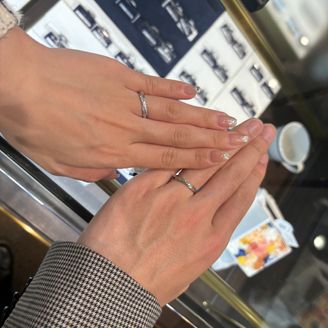 【ROYAL ASSCHER(ロイヤル・アッシャー)】の口コミ デザインに惹かれました。ねじられているデザインで、ロイヤルアッシャーの...