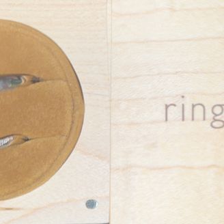 【ringram(リングラム)】の口コミ お互いにウェーブの形でペアにしました。キラキラした物が好きなためダイヤ...