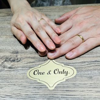 【One&Only(ワンアンドオンリー)】の口コミ アンティーク調で槌目模様がおしゃれなリングです。イエローゴールドなので...