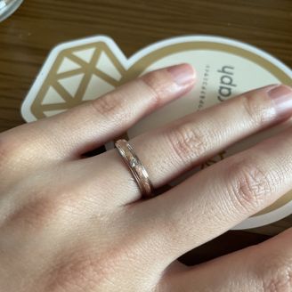 【eduard G. fidel(イージーエフ)】の口コミ 他にないオリジナルなデザインです。幅が結構あるので、着けた時に違和感が...