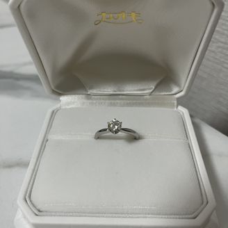 【カオキ　ダイヤモンド専門卸直営店】の口コミ 0.733ctダイヤモンドのソリティアリングが安く買えました！
オーダ...