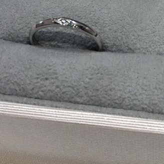 【CAFERING(カフェリング)】の口コミ Lumiere(リュミエール)、「幸せヘと続く光」という指輪で、素材は...