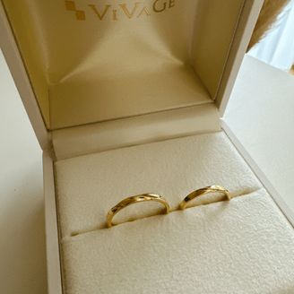 【VIVAGE(ヴィヴァージュ)】の口コミ シンプルなものが良いと思っていたところ表面にひねりのデザインがあるのが...