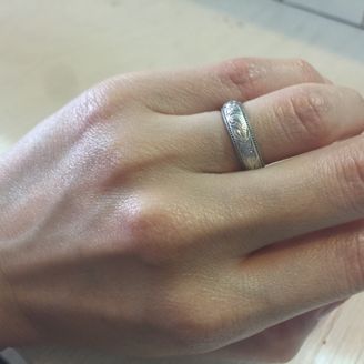 【LOVERS SCENE】の口コミ 結婚する前から旦那が結婚指輪は幅の広いリングを希望していたのですがなか...