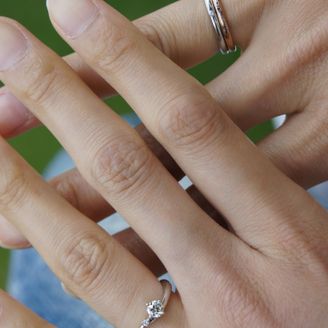 【COLANY(コラニー)】の口コミ 装着時、自分の指がとても綺麗に見えたのが決め手でした。一般の女性より手...