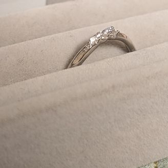 【ミルフローラ(Milluflora)】の口コミ ディズニーコラボのアリエルの結婚指輪でした。
左下のミル打ちと、3つの...