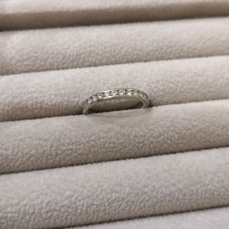 【ROYAL ASSCHER(ロイヤル・アッシャー)】の口コミ ふとした時にキラキラしているのを見ると綺麗で癒されます。また、レール留...