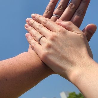 【AMOUR AMULET(アムール・アミュレット)】の口コミ シンプルなのが良くて選びました！シンプルの中にもダイヤが入っていてキラ...