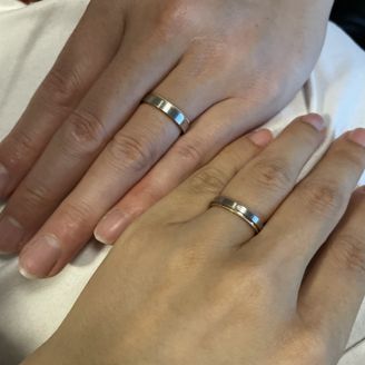 【Only You(オンリーユー)】の口コミ シンプルで大人っぽく飽きが来ないデザインを選びました。当初はプラチナの...