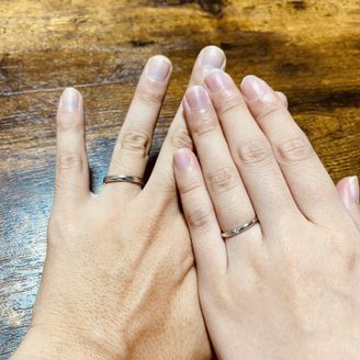 【Toi-lueur(トワル)】の口コミ 指輪を選ぶポイントとしてシンプルでずっとつけていれることを第一に考え選...