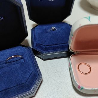 【ROYAL ASSCHER(ロイヤル・アッシャー)】の口コミ シンプルで良い！
輝きもあり、着け心地もよく、お値段に合っていると思っ...