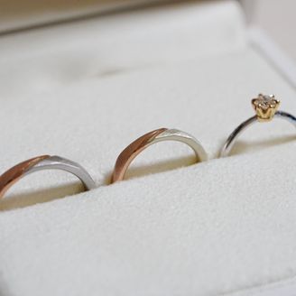 【MOUV(モーブ)】の口コミ 様々なデザインがある中で、2色を選択。
どちらとも違うデザインでオーダ...