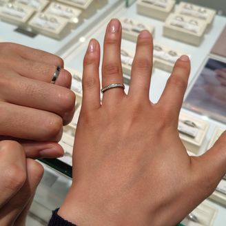 【ジュエリーツツミ(JEWELRY TSUTSUMI)】の口コミ シンプルなデザインの指輪を探していました。
比較的、お求めやすい価格な...