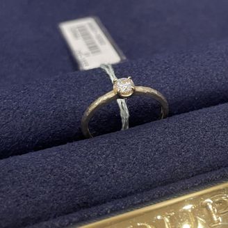 【One&Only(ワンアンドオンリー)】の口コミ 普段も着用したいため、カジュアルな私服を着ている時にも着用出来る派手す...