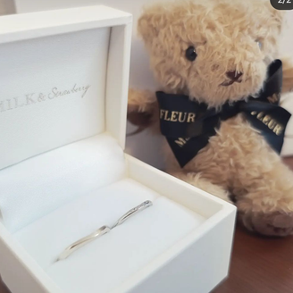 【MILK&Strawberry(ミルクアンドストロベリー)】の口コミ ピンクダイヤが入っている指輪を探していてこちらのブランドにしました。細...