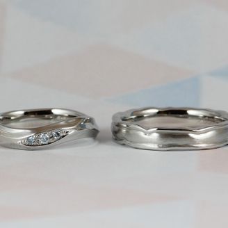 【AFFLUX(アフラックス)】の口コミ 事前にネットで指輪をたくさん調べていましたが、なかなかピンとくるものが...