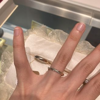 【ミルフローラ(Milluflora)】の口コミ 自身の指に似合うウェーブやVラインではありませんが、ひねりのあるような...