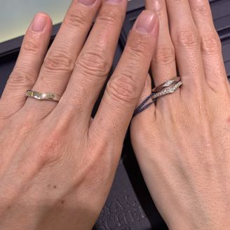 【ROYAL ASSCHER(ロイヤル・アッシャー)】の口コミ ストレートではなく、少しデザイン性のあるフォルムが気に入りました。エタ...