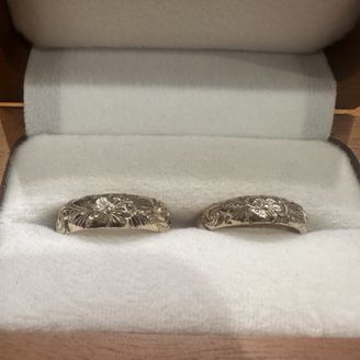 【PUAALLY(プアアリ)】の口コミ 他にはないデザインが好きで実際に見に行きました。彫りがすごく綺麗で、見...