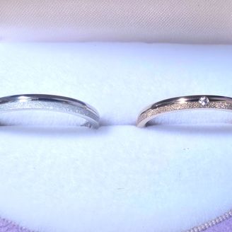 【Sainte Pure(セントピュール)】の口コミ 別の指輪を検討していて、店内で他のを見せていただいている時に、ふたりと...