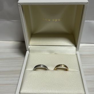 【NEUSPUR(ノイシュプール)】の口コミ シンプルだけど個性的です。
女性用のリングは宝石が付いていることが多い...