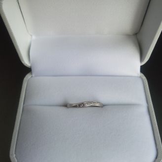 【Something Blue(サムシングブルー)】の口コミ 実は結婚指輪を買うのは二回目。最初に買った結婚指輪は有名ブランドの物で...