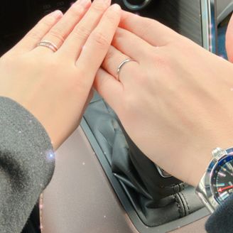 【Flowaves(フロウェーブス)】の口コミ 女性用のダイヤがキラキラしていて毎日見とれてしまうくらい可愛いデザイン...