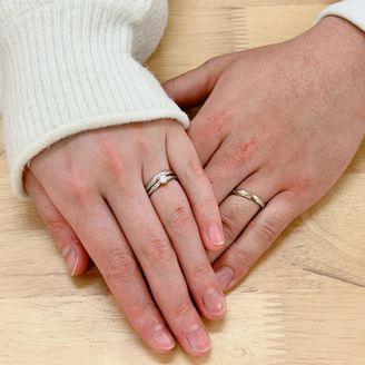 【Stel Giurare(ステルジュラーレ)】の口コミ デザインはシンプルで良いです
いろいろなデザインを見たけどセットリング...