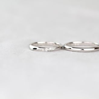 【Craft Jewelry karen】の口コミ シンプルなデザインですが、
内側にオリジナルの彫り込みを入れられます。...