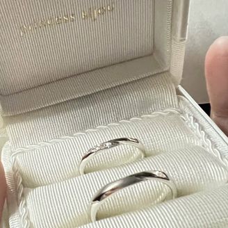 【Princess Bijou(プリンセス・ビジュー)】の口コミ 一般的にあるねじれのデザインでねじれの部分には女性側はダイヤが入ってい...