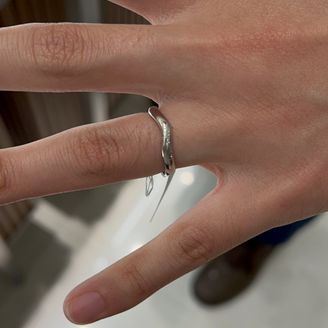 【STAR JEWELRY(スタージュエリー)】の口コミ 普段使いできるようシンプルなデザインのものを探しておりました。このブラ...