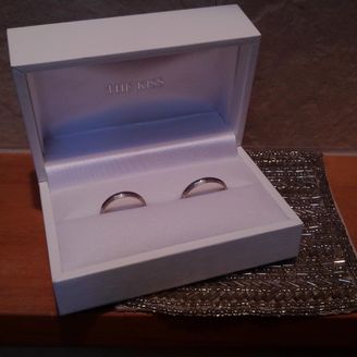 【THE KISS(ザ・キッス)】の口コミ デザインにはこだわりが少なかったので、シンプルで耐久性があり、普段でも...