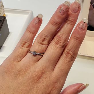 【ラザール ダイヤモンド【取扱店販売】】の口コミ 最初に見た時にキラキラしているのが気に入り購入を決めました。
やはりグ...