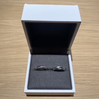 【Desserts(デザート)】の口コミ 幅広なので存在感があってダイヤがとても綺麗です。指も綺麗に見えて、着け...