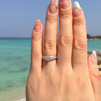 【SA BIRTH(サバース)】の口コミ 他のブランド店の指輪に比べて、青く光るダイヤモンドに魅了されたのが一番...