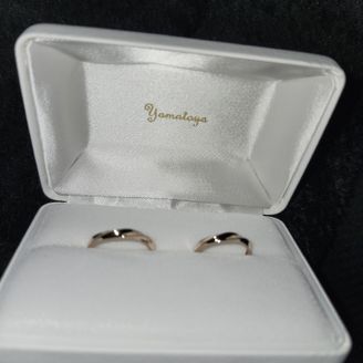 【Ricca(リッカ)】の口コミ シンプルで可愛いです。
来店予約をして、すごく迷いましたが、店長様が対...