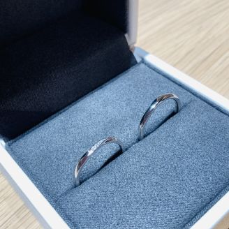 【One&Only(ワンアンドオンリー)】の口コミ シンプルなのにオシャレなことに加え、パッと見た時に指輪の輝きが分かると...