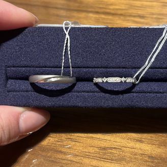 【LUCIE(ルシエ)】の口コミ 人と被らないデザインを探しておりました。エタニティのようなデザインで中...