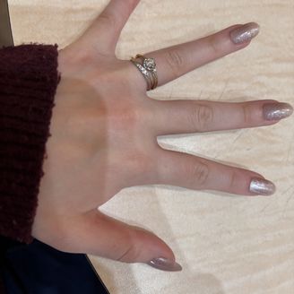 【Beauty and the Beast(ディズニー美女と野獣)】の口コミ デザイン、ダイヤのキラキラ感がとても満足しています。手元を見るだけで、...