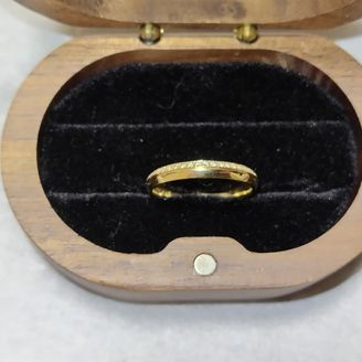 【Toi-lueur(トワル)】の口コミ シンプルで上品なデザインで、高級感があります。
ハーフエタニティのメレ...