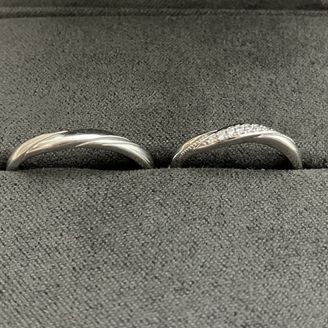 【BOASORTE(ボアソルテ)】の口コミ 色々見て試着をしましたが、婚約指輪と同じブランドでセットだったものを選...