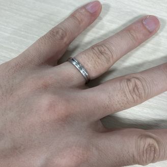 【EITO(エイト)】の口コミ デザイン、着け心地ともにすごく良かったです。
他の人にも見て欲しいと思...