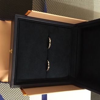 【ルイ・ヴィトン(LOUIS VUITTON)】の口コミ どれも同じような形しかなく、自分たちらしいものがいいということで探し続...